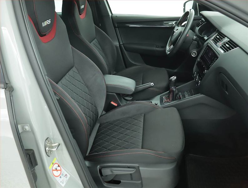 Škoda Octavia (2018) RS 2.0 TSI, Serv.kniha, Navi - fotka 9 z 15