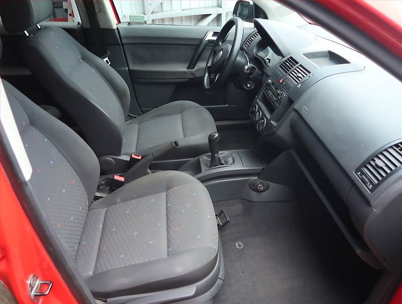 Volkswagen Polo (2003) Trend 1.2, po STK, servisované - fotka 9 z 13