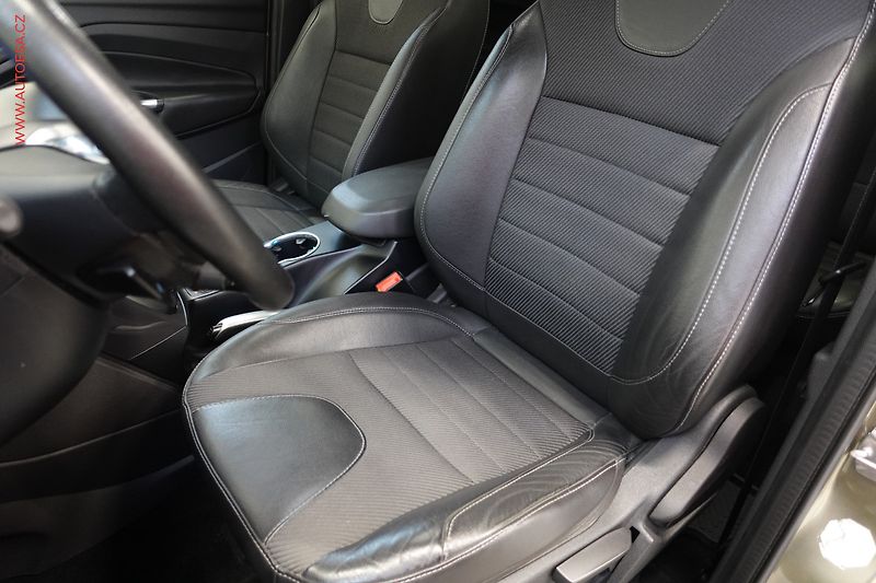 Ford Kuga (2013) 2.0TDCi 4x4, AT, park.čidla - fotka 10 z 22