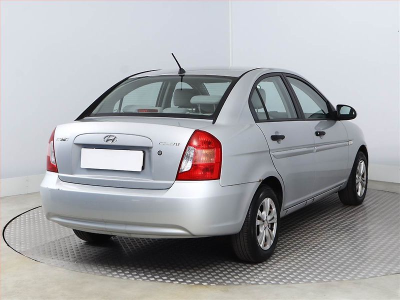 Hyundai Accent (2008) 1.4i, po STK, jezdí dobře - fotka 5 z 12