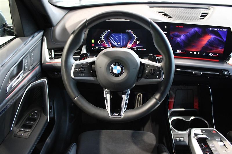 BMW X1 xDrive23d M Sport Individual - fotka 16 z 36