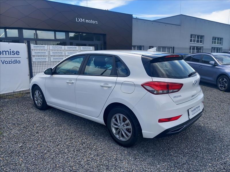 Hyundai i30 1,0 T-GDI COMFORT DCT - fotka 6 z 21