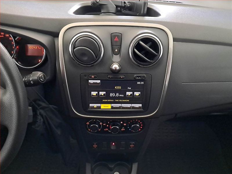 Dacia Sandero (2013) 1.2 16V, ČR,1.maj - fotka 12 z 13