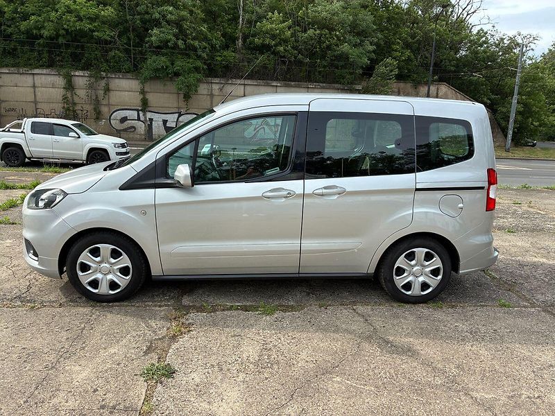 Ford Tourneo Courier 1.5 TDCi ČR 1.Maj 72 tkm DPH - fotka 4 z 24