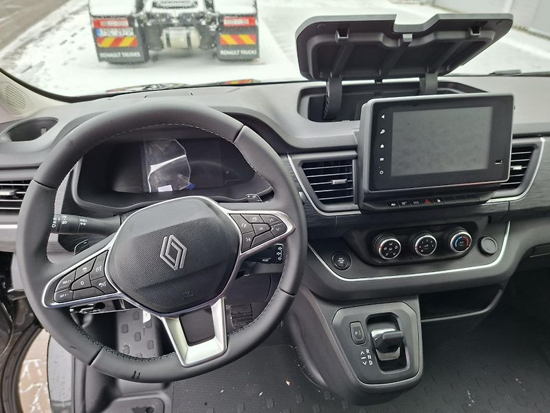 Renault Trafic (2025) COMBI L2H1, 8 míst, AT9 - fotka 16 z 22
