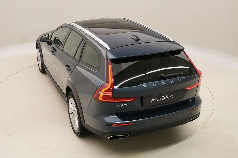 Volvo V60 CC B4 AWD BRIGHT PLUS AUT  - fotka 18 z 41