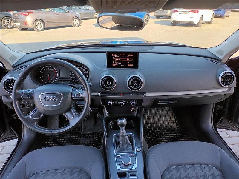 Audi A3 1,2 TFSI,77KW,KLIMA,PARKING - fotka 11 z 35