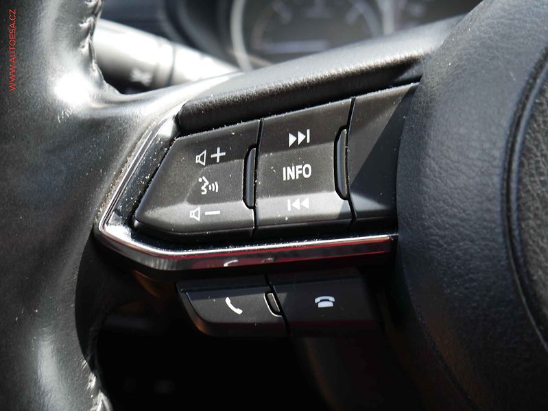 Mazda CX-5 (2018) 2.2 Skyactiv-D 4x4, AT, LED - fotka 14 z 20