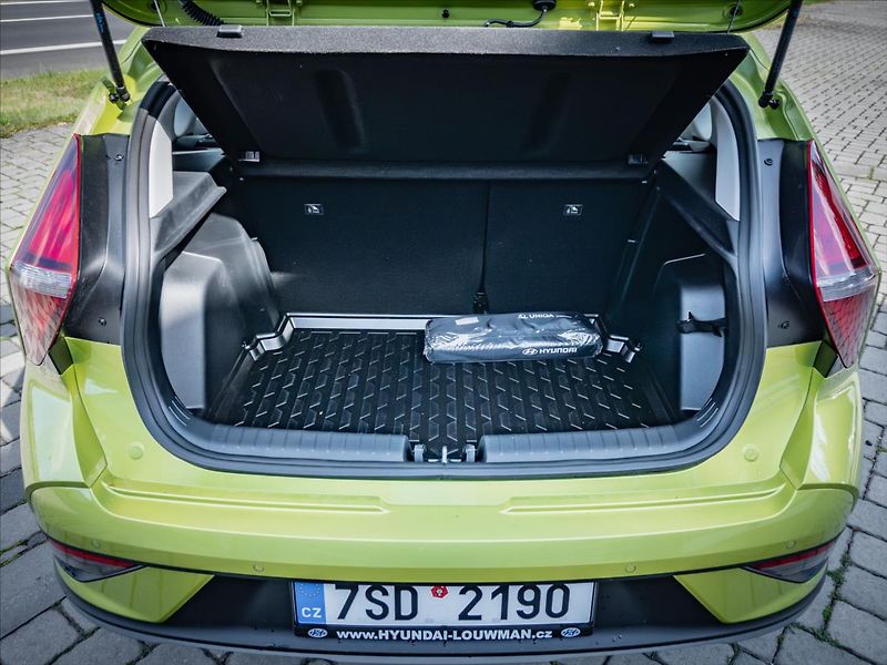 Hyundai Bayon 1,0   TGDI DCT WAVE - fotka 7 z 15