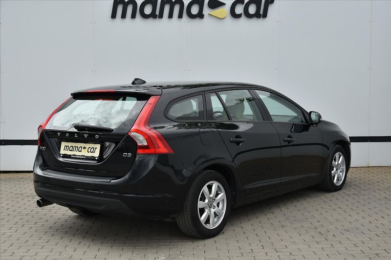 Volvo V60 D3 120kW SERVISNÍ KNIHA TAŽNÉ - fotka 7 z 20