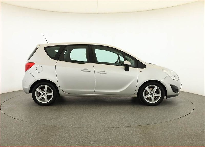 Opel Meriva (2011) 1.3 CDTI, zamluveno - fotka 6 z 16