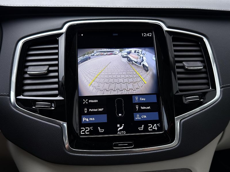 Volvo XC90 T8 AWD RECH. INSCRIPTION   - fotka 33 z 56