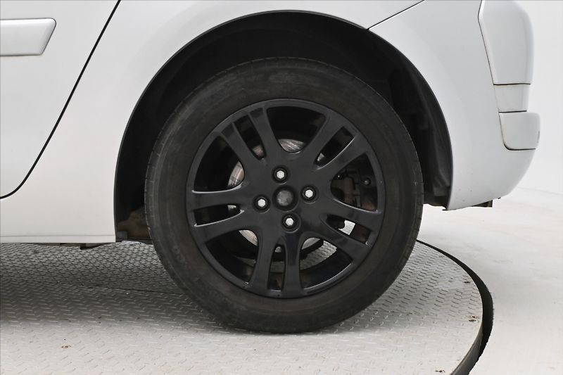 Citroën C4 Picasso 1,6 HDi 80 kW KLIMA Tažné - fotka 27 z 27