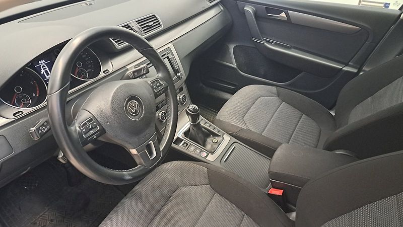 Volkswagen Passat (2012) VARIANT CL 2,0 TDI BMT 6G - fotka 11 z 23