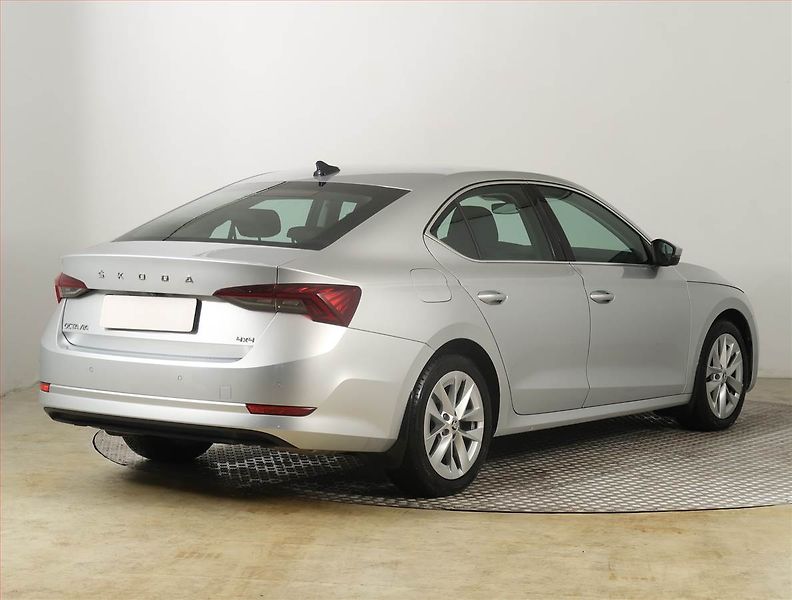 Škoda Octavia (2022) Style Plus 2.0 TSI - fotka 5 z 26