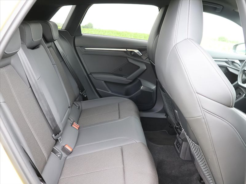 Audi S3 2,0 TSI 228 kW quattro Automat - fotka 12 z 38