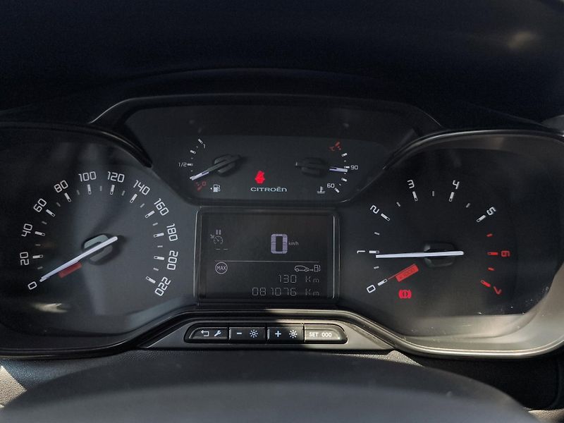 Citroën C3 (2021) SHINE 1.2 81kW, ČR, 1. Maj., P - fotka 16 z 27