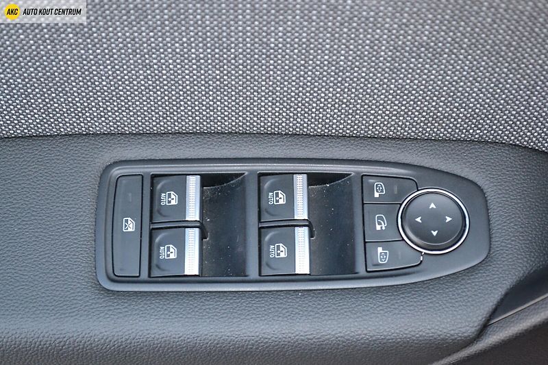 Renault Captur techno E-Tech full hybrid 145 - fotka 46 z 51