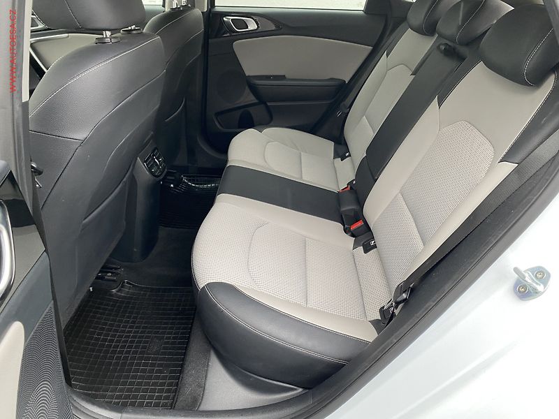 Kia Ceed (2018) 1.4 T-GDi, ČR, Exclusive, AT - fotka 10 z 21