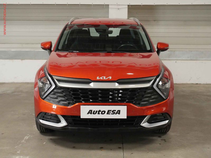 Kia Sportage (2023) 1.6 T-GDi, ČR, AT, LED - fotka 2 z 22