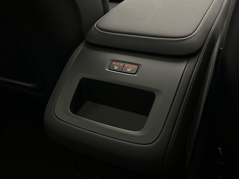 Volvo XC90 (2026) B5 AWD DARK PLUS AUT - fotka 44 z 44