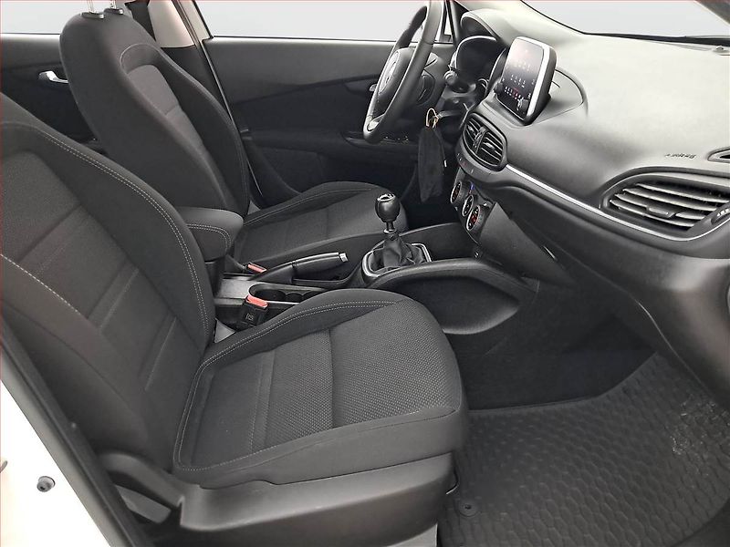 Fiat Tipo (2019) 1.4 T-Jet, Serv.kniha - fotka 9 z 18