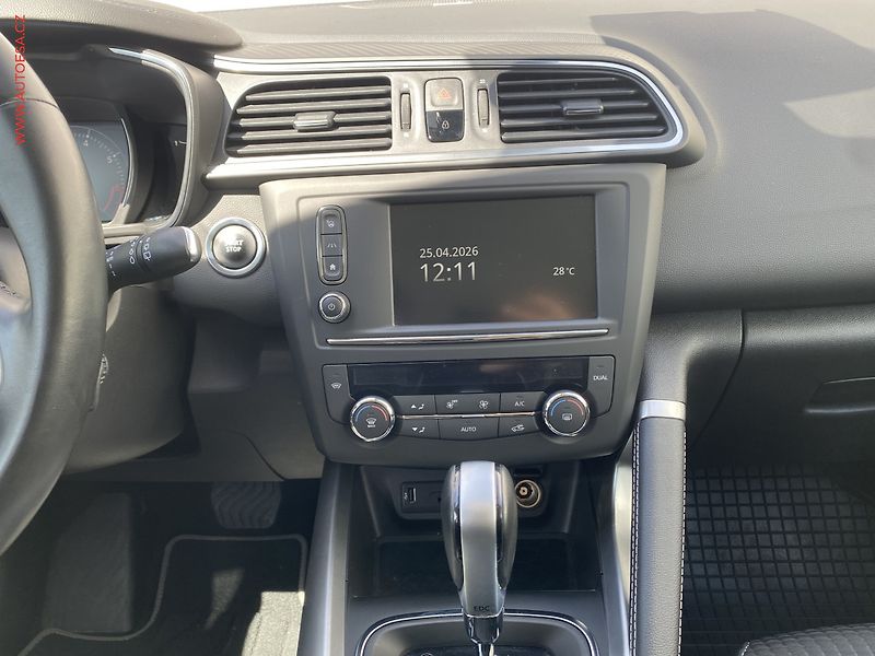 Renault Kadjar (2016) 1.2 TCe, BOSE, AT, LED, panor - fotka 12 z 18