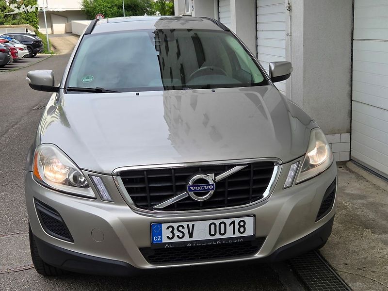 Volvo XC60 (2011) 2.0D 120Kw Manuál - fotka 12 z 29