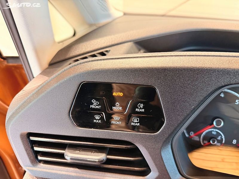 Volkswagen Caddy 1.5 TSi DSG California - fotka 22 z 32