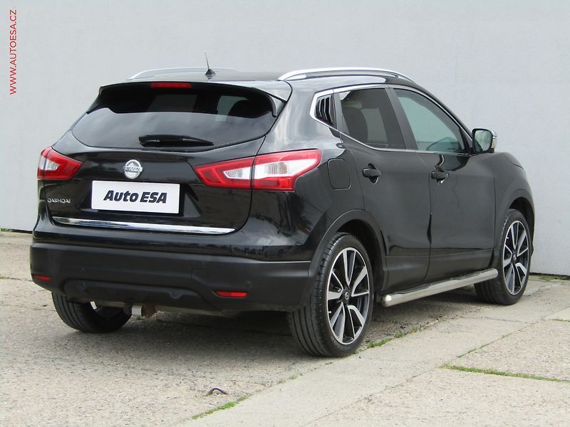 Nissan Qashqai (2014) 1.2 DiG-T, ČR, AT, navi - fotka 6 z 24