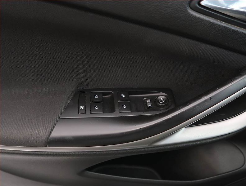 Opel Astra (2019) 1.6 CDTI, Navi, Tempomat - fotka 18 z 18