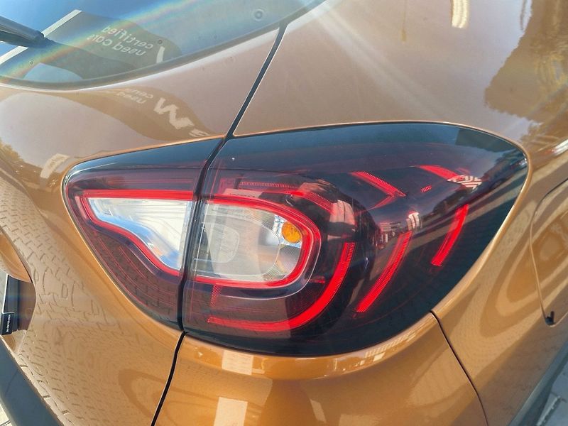 Renault Captur (2019) Limited TCe 130 - fotka 13 z 27