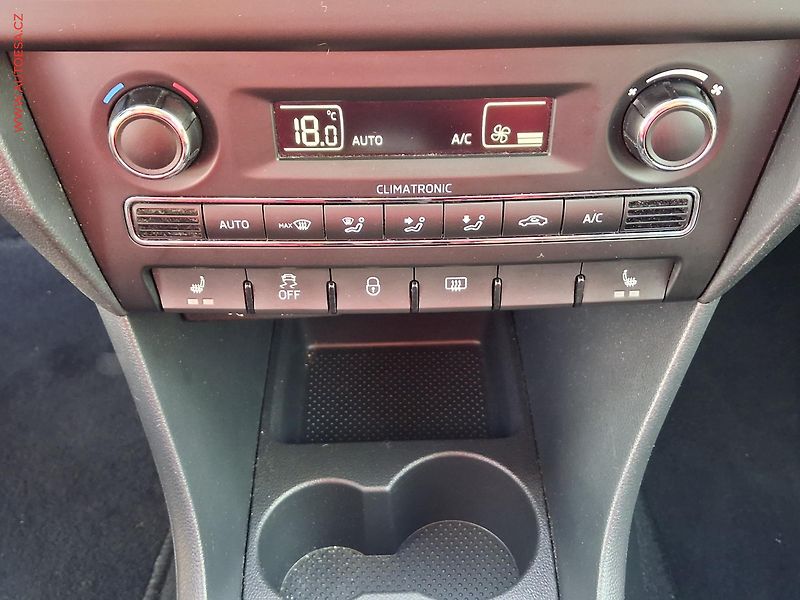 Škoda Rapid (2014) 1.6 TDi, ČR, Elegance - fotka 15 z 20