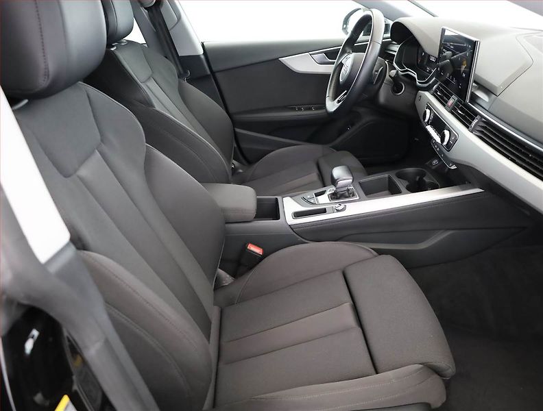 Audi A5 (2022) S-Line 40 TDI - fotka 7 z 19