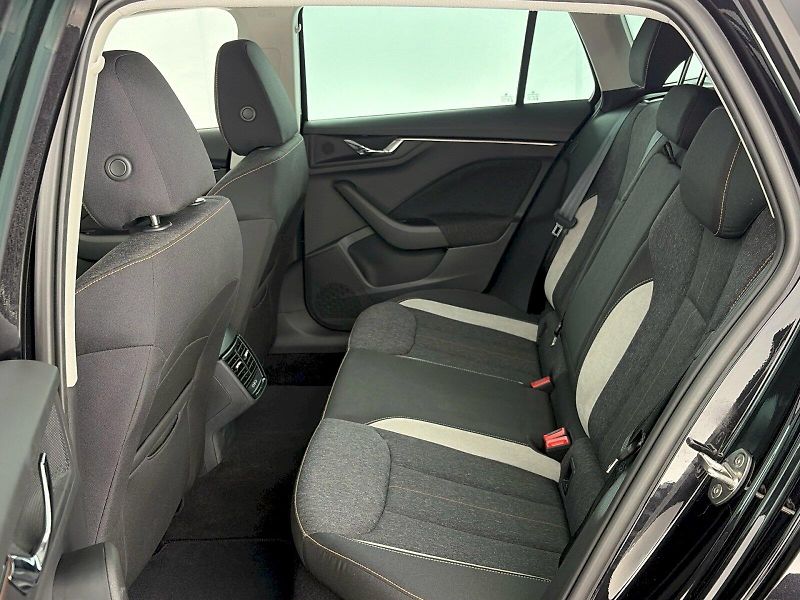 Škoda Scala (2025) DSG 1.0TSI 85kW Top Selection - fotka 8 z 31