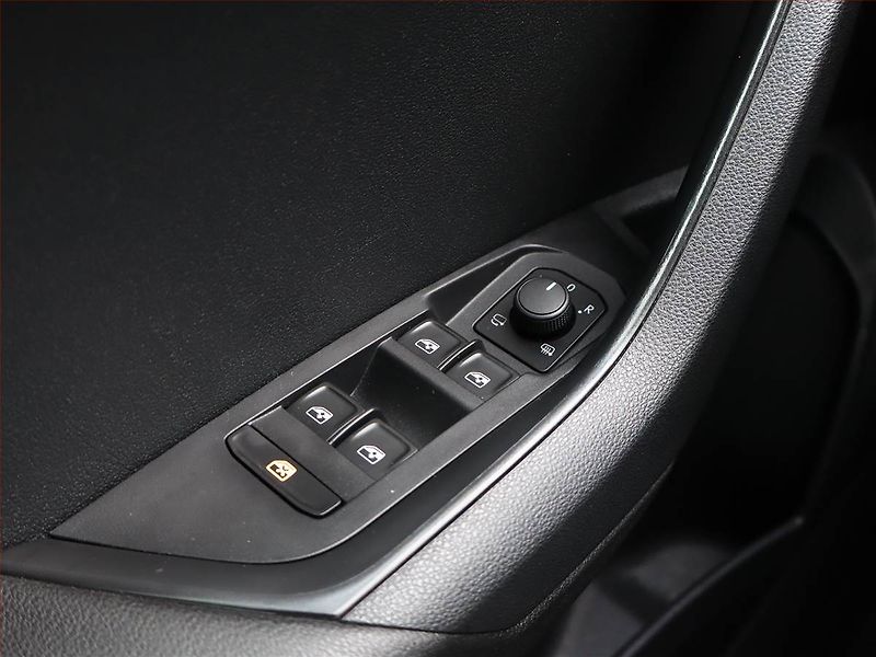 Škoda Karoq (2022) 2.0 TDI - fotka 20 z 20