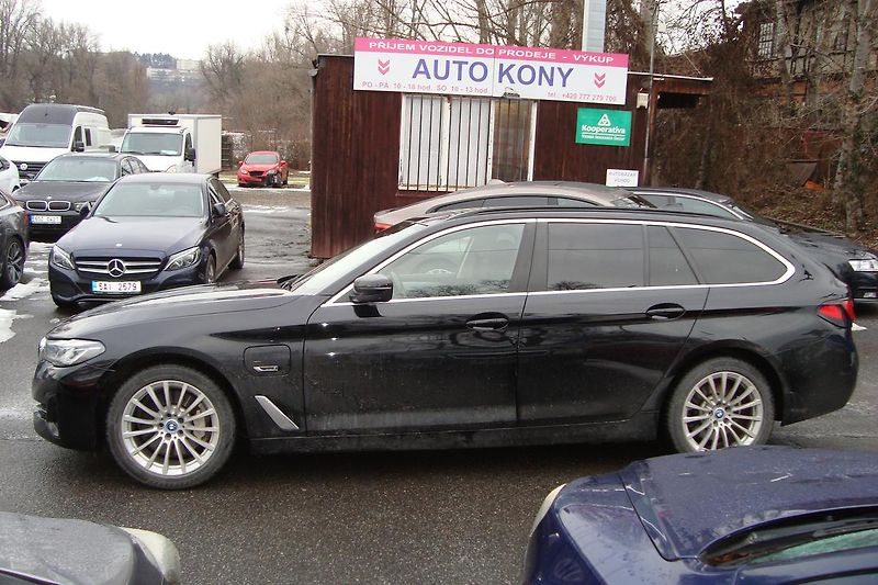 BMW Řada 5 (2021) 530e Xdrive, ČR, 1.Maj.S.Kn. - fotka 4 z 65
