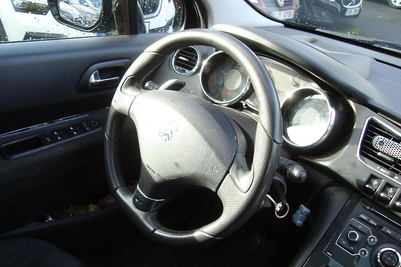 Peugeot 3008 (2013) 1.6HDi,Hybrid 4,AUT,4x4,Panora - fotka 42 z 78