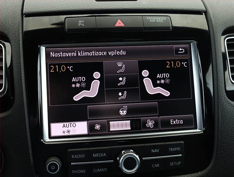Volkswagen Touareg (2011) 3.0 TDI, 4X4, Automat - fotka 16 z 21