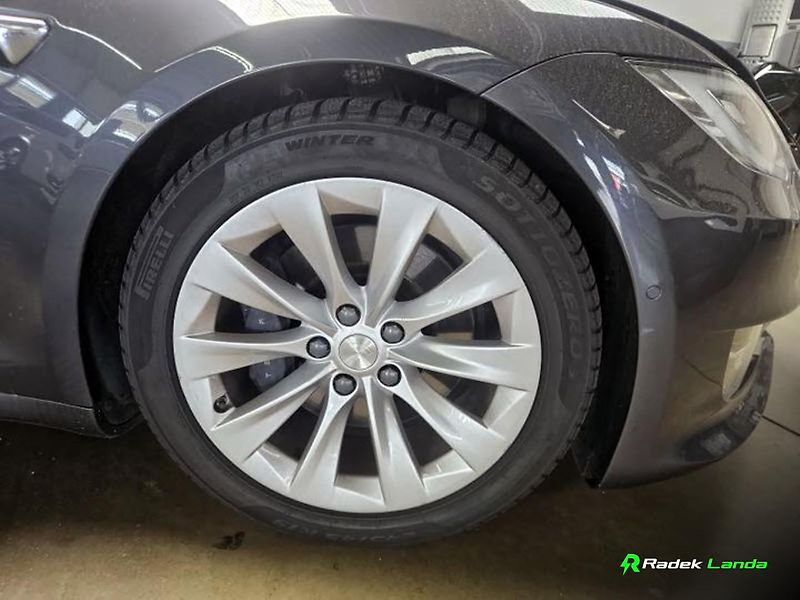 Tesla Model S (2019) 75D Raven HW3 Enhanced - fotka 12 z 23