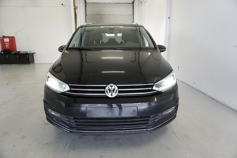Volkswagen Touran (2017) TOURAN  2,0 TDI HIGHLINE AUT. - fotka 2 z 45
