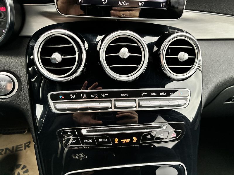 Mercedes-Benz GLC 250d-150kw,4x4,COUPE, AMG,AT  - fotka 21 z 36