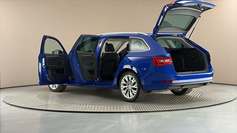 Škoda Superb 2.0 TSI DSG Style Combi - fotka 7 z 29