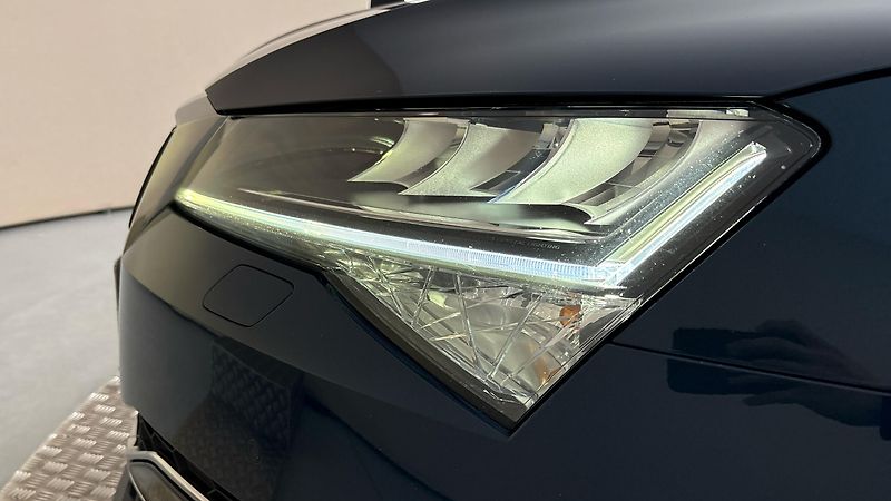 Škoda Superb 2.0 TDI DSG Style - fotka 18 z 28