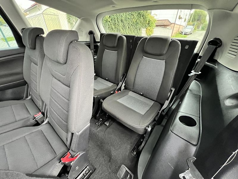 Ford S-MAX 2.0TDCi 7MÍST TAŽNÉ KLIMA ALU - fotka 26 z 46
