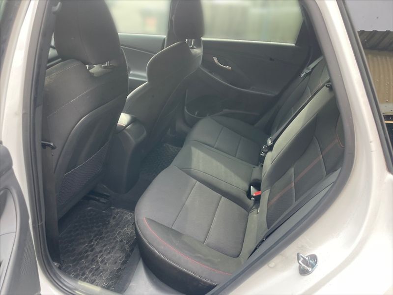 Hyundai i30 1,5 T-GDI N Line - fotka 8 z 11