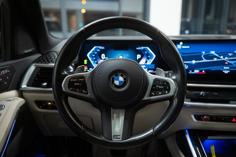 BMW X7 (2023) 40D 250KW M-SPORT MASÁŽE TAŽNÉ - fotka 20 z 49