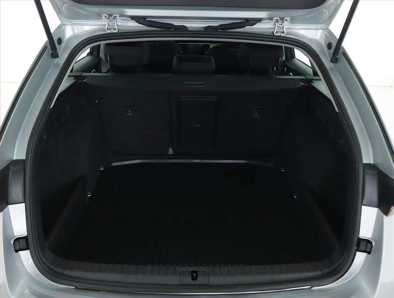 Škoda Octavia (2023) Ambition 2.0 TDI, ČR,1.maj - fotka 13 z 15