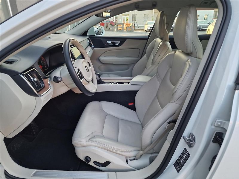 Volvo V60 D4 Cross Country AWD,ČR,1.Maj - fotka 19 z 50
