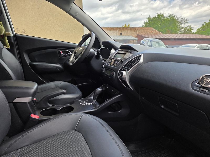 Hyundai ix35 (2012) 2.0-4x4-AUTOMAT-TEMPOMAT - fotka 13 z 18
